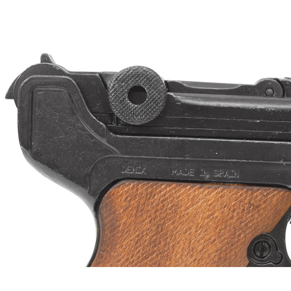 Пистолет Люгера системы "парабеллум" P08, Германия, 1898 год, пластиковые накладки цвет дерево.