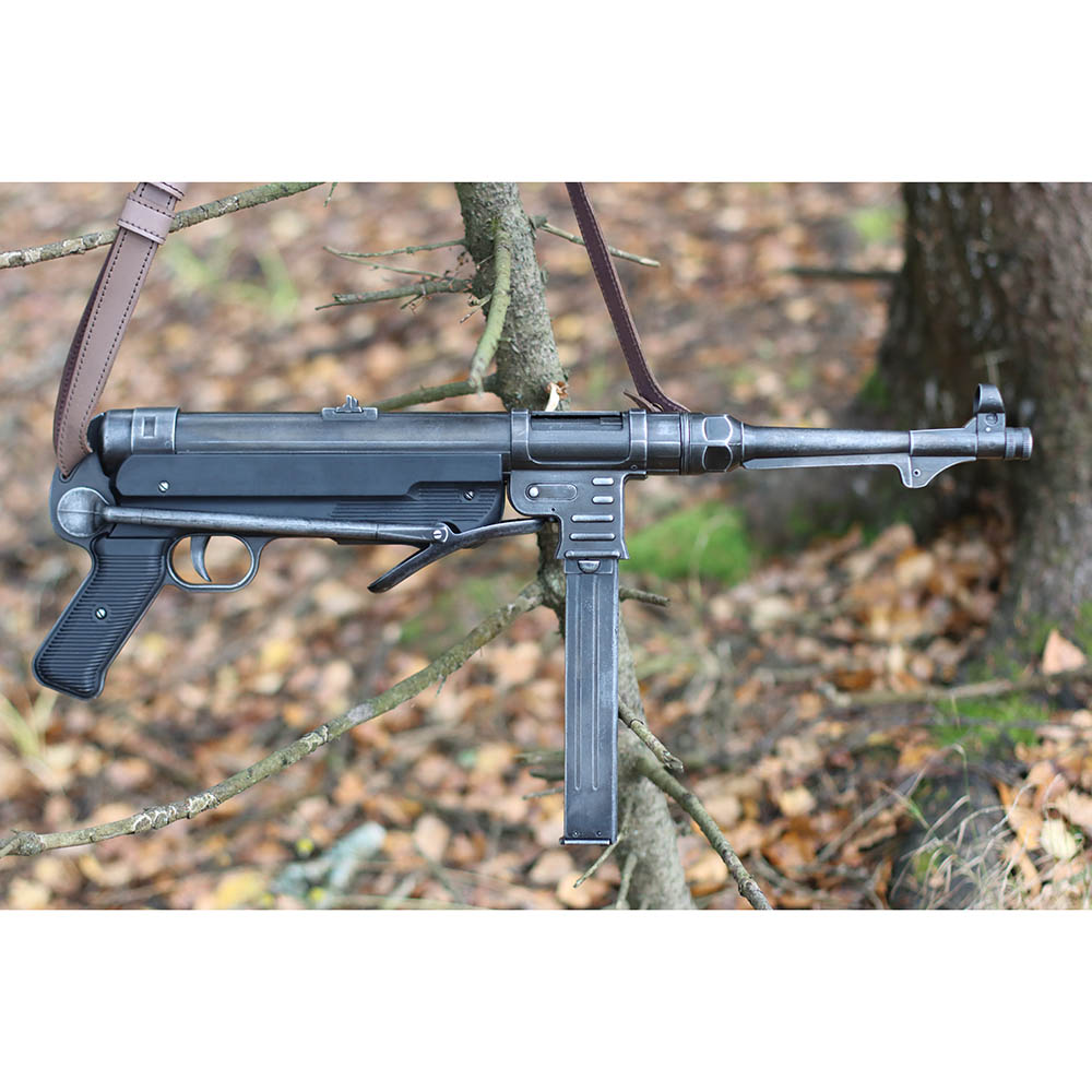 Автомат MP-40, 9мм, Германия 1940 г., 2-я Мировая Война), с ремнем, состаренный.