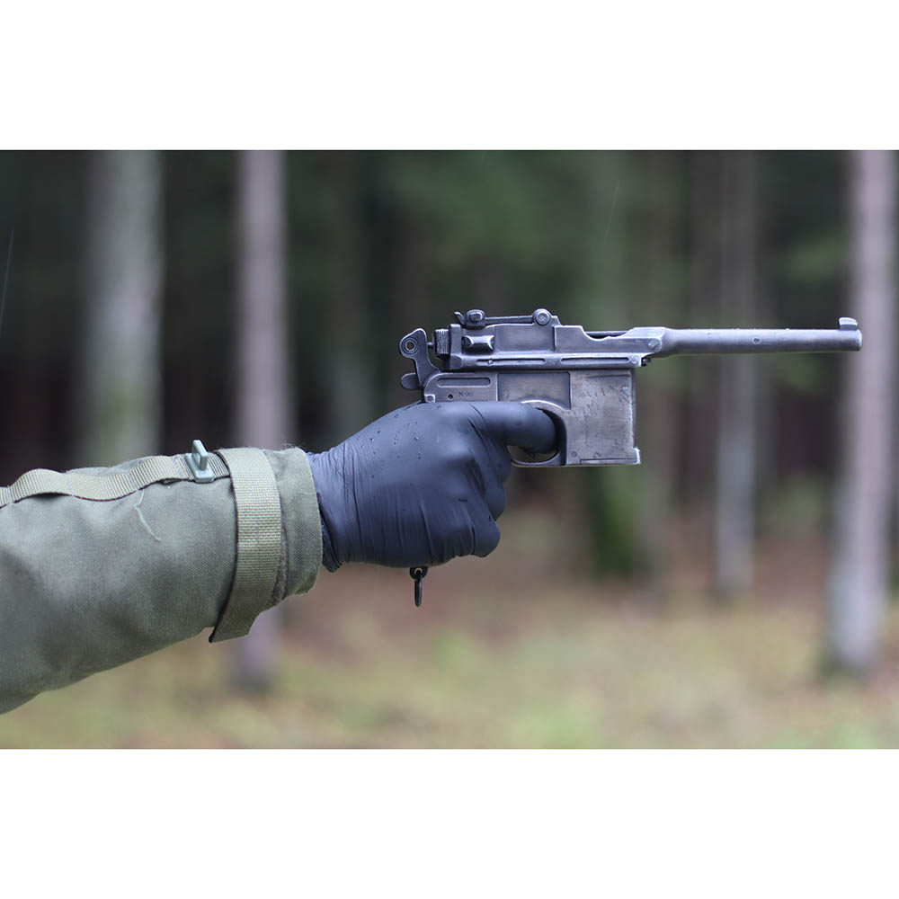 Маузер К96 самозарядный пистолет, колибр 7,63, разработан в 1896 г с деревянными накладками, состаре