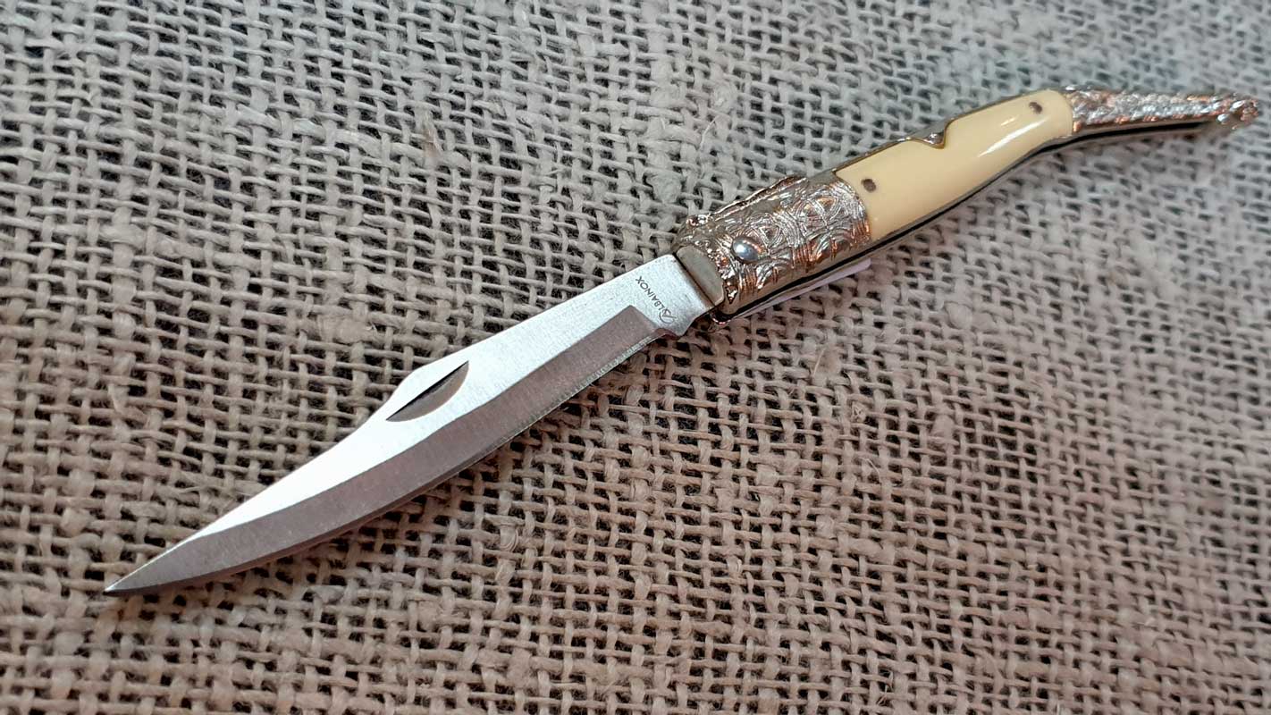 Нож складной наваха Albainox, длина клинка 8,3 см, материал клинка Stainless steel, рукоять Zamak пл