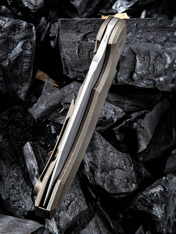 Нож складной FEROX 812A, цвет бронзовый, сталь Bohler M390 , длина клинка 92 мм, рукоять титан, fram