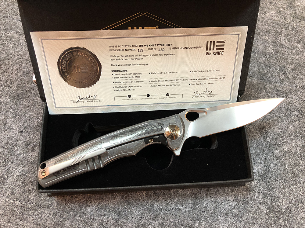 Нож складной  TYCHE 811B, цвет серый, сталь Bohler-M390, длина клинка 96,5 мм, рукоять титан/карбон,