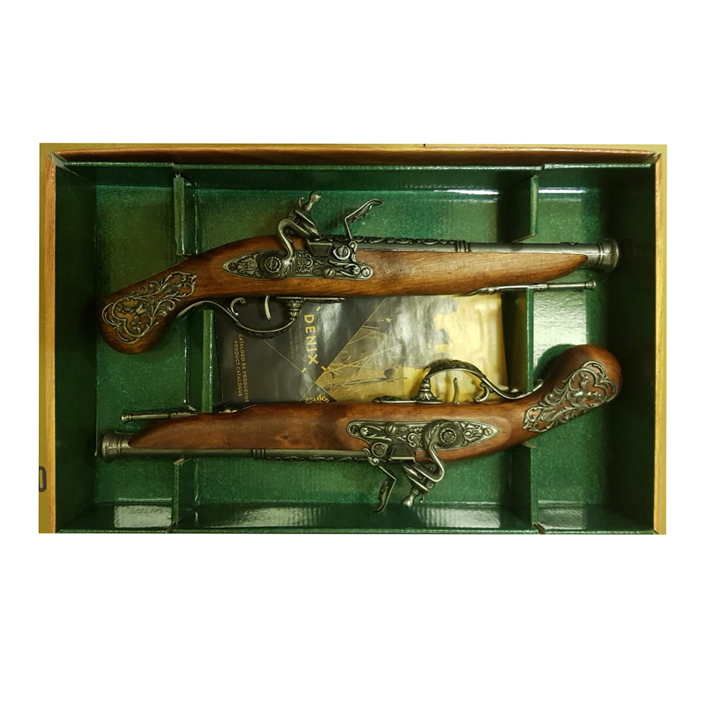 Пистолет кремн.Англия XVIIIв, сталь, 2 шт. в коробке