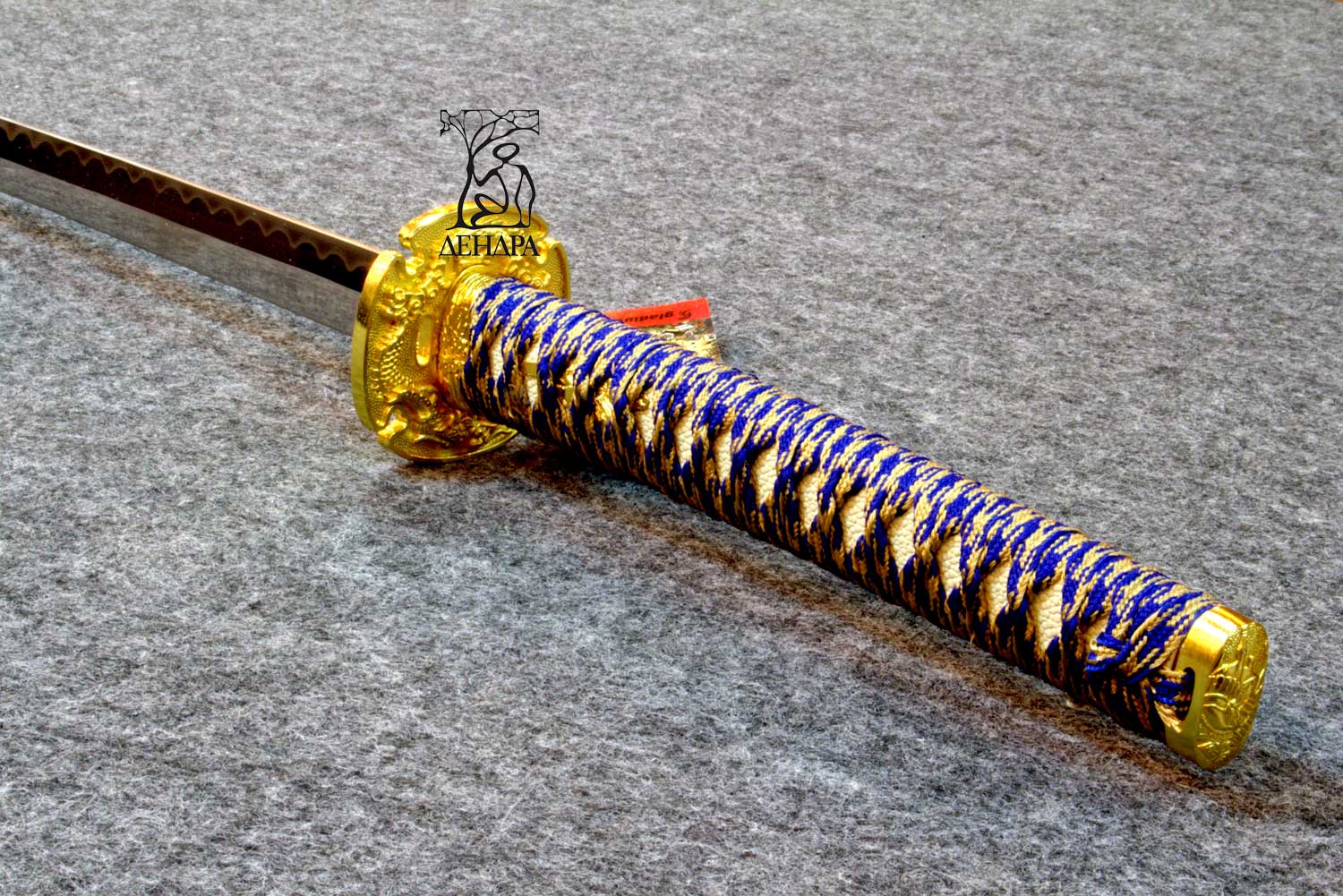 Катана не обычный подарок.