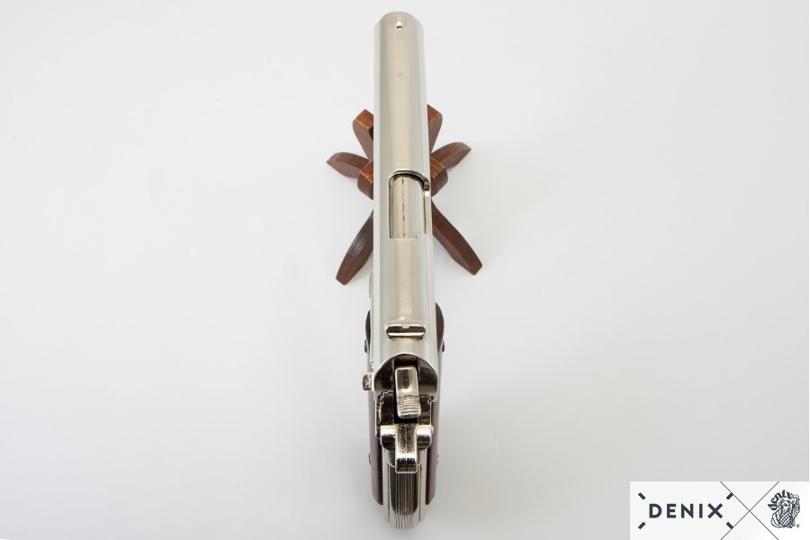 Пистолет автоматический M1911A1, .45 калибра, никелерованный, накладки из дерева, США, 1911 (1-я и 2