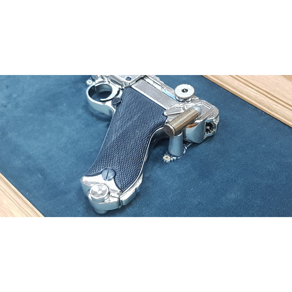 Пистолет Люгер модель P08, полуавтоматический, Германия, 1898 г., никелированный корпус, пластиковые накладки, цвет черный.