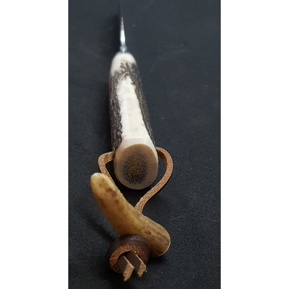 Нож "BEAGLE" с фикс клинком длиной 11см, рукоять рог оленя, ножны кожа