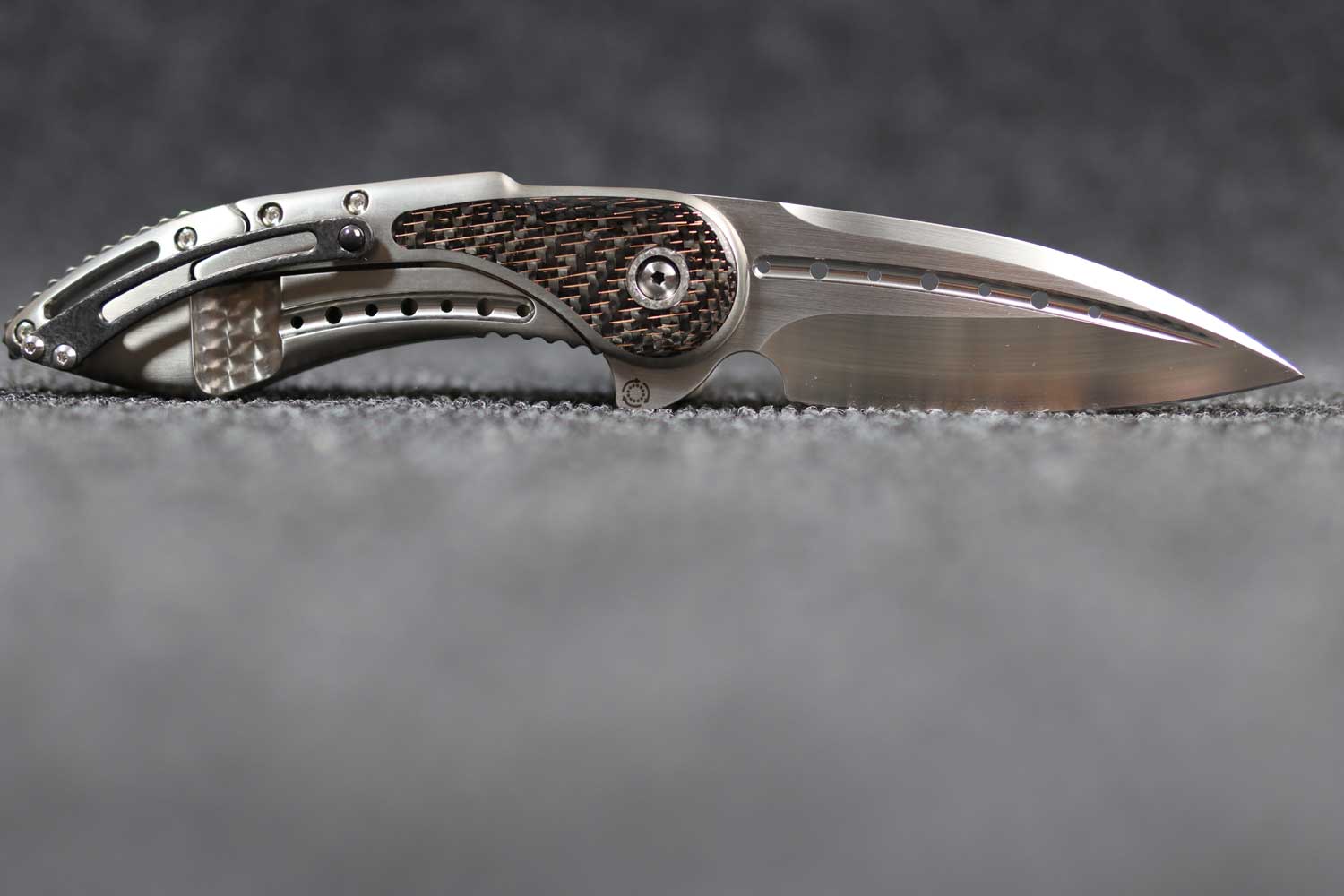 Коллекционный авторский складной нож Todd Begg Custom "Glimpse" Star Strike карбон