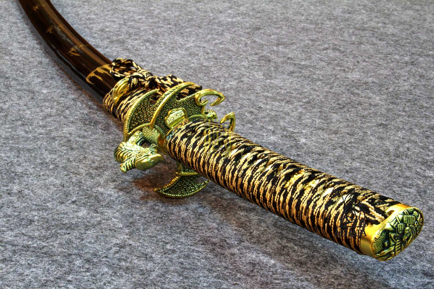 Катана, цвет черно-желтый, рукоять плетеная, ножны латунь