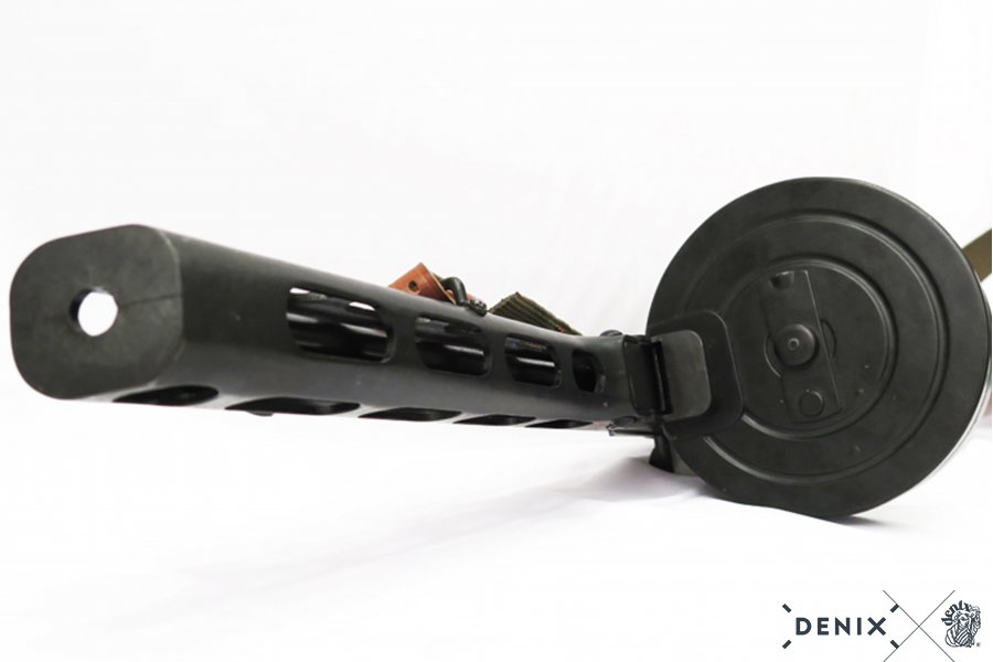 Пистолет-пулемёт Шпагина ППШ, патрон 7,62×25 мм, разработанный в СССР 1940 г. (2-ая Мировая Война) с