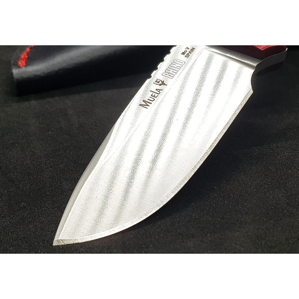 Нож "RHINO" с фикс клинком длиной 9 см, рукоять красная микарта, ножны кожа