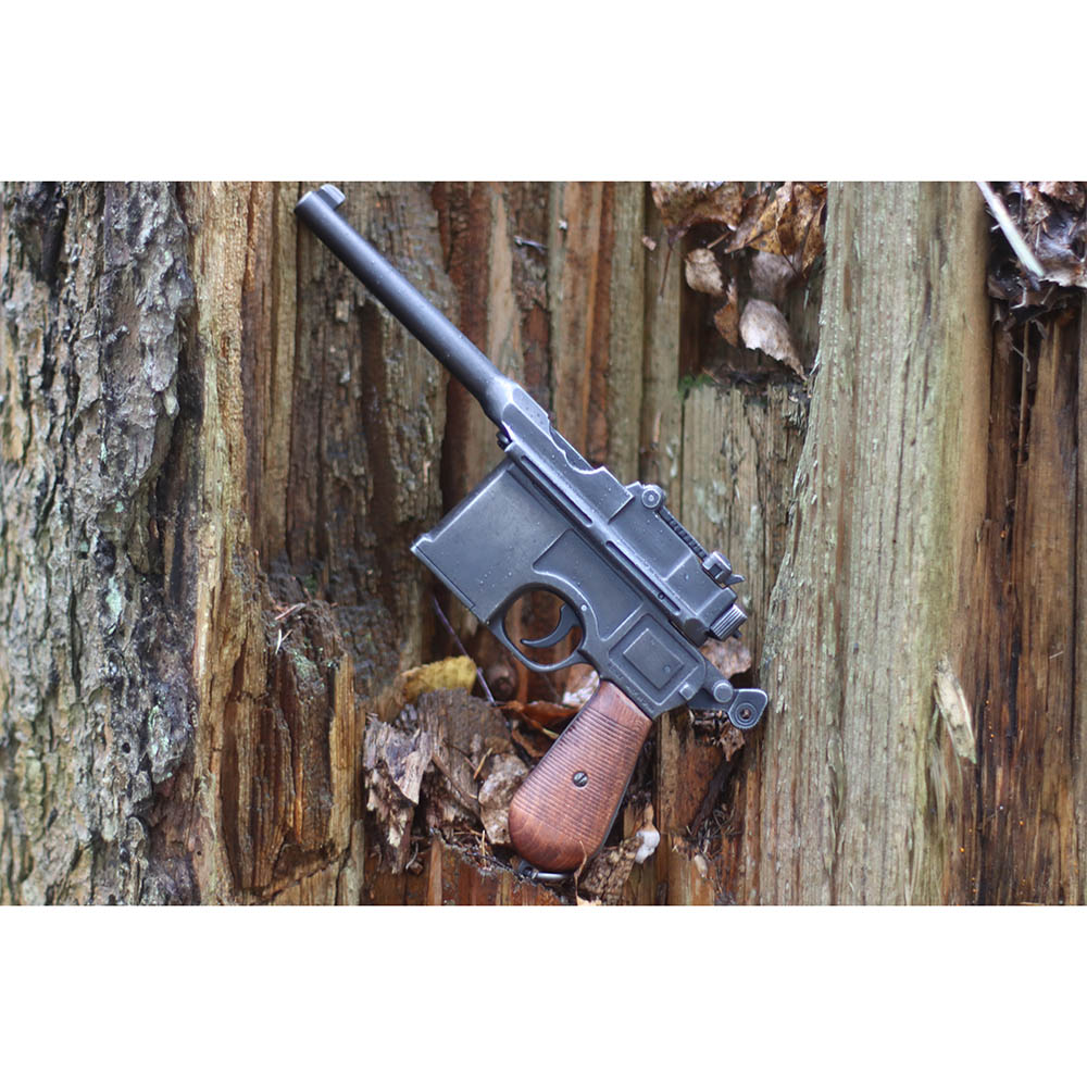 Маузер К96 самозарядный пистолет, колибр 7,63, разработан в 1896 г с деревянными накладками, состаре