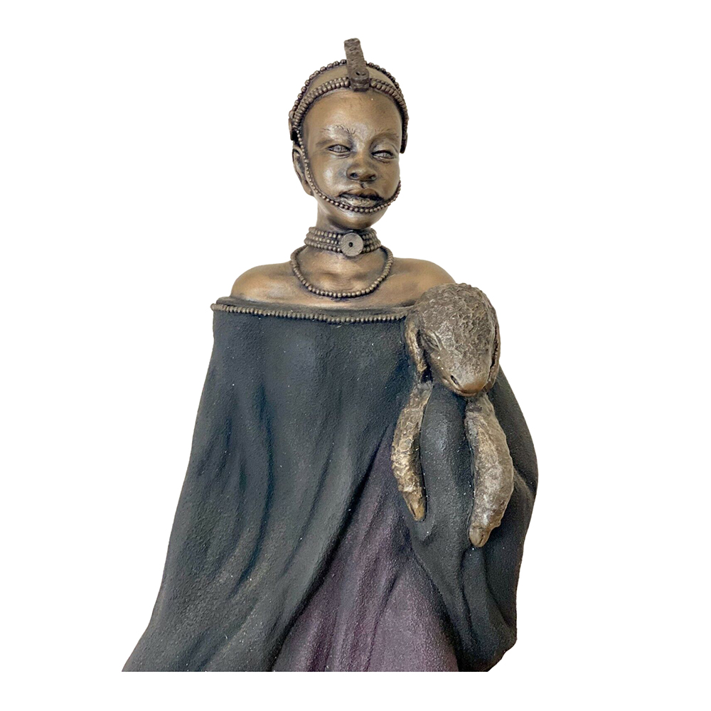 Фигурка Масаи-Майаса с ягненком на руках,патина,полистоун