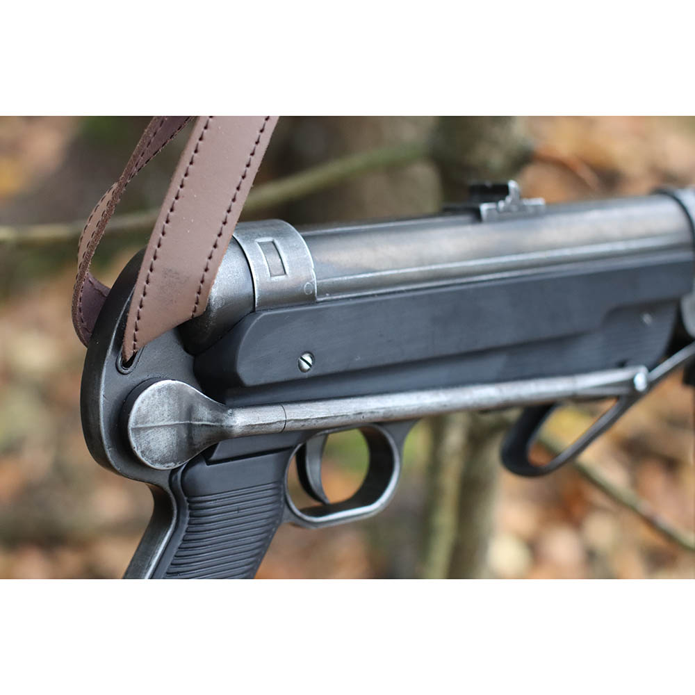 Автомат MP-40, 9мм, Германия 1940 г., 2-я Мировая Война), с ремнем, состаренный.