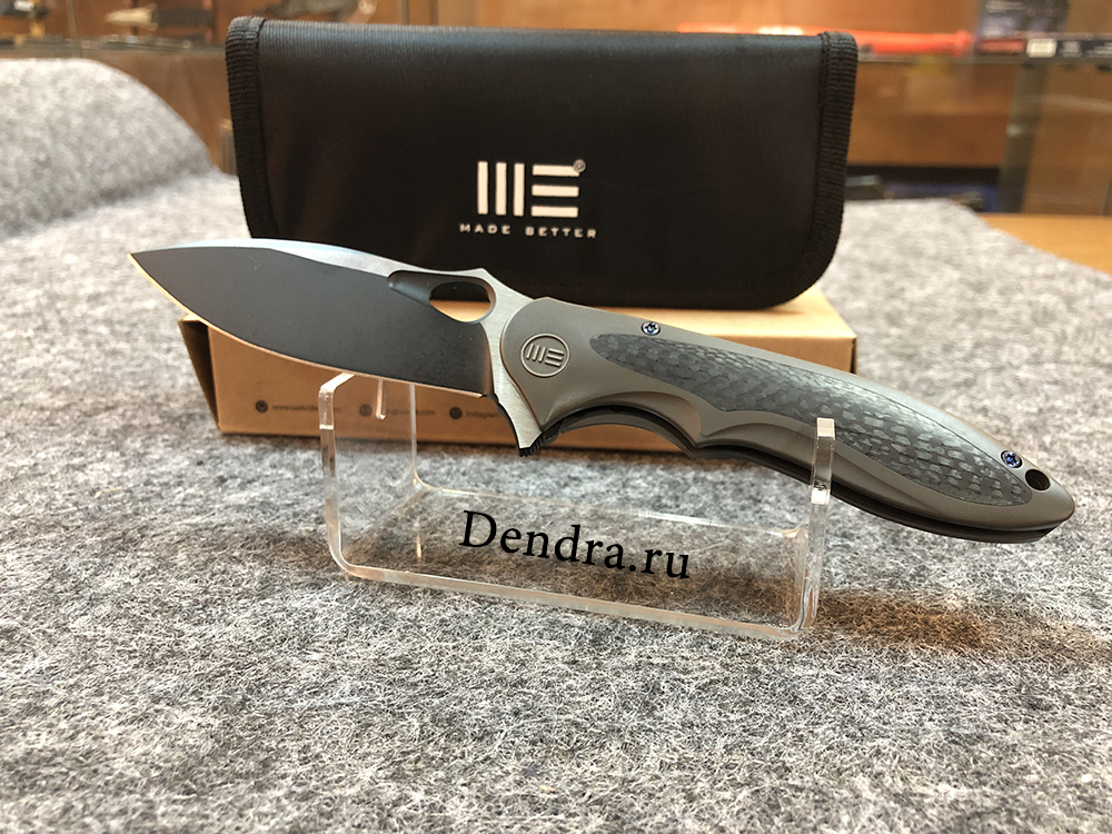 Нож Zephyr,цвет коричневый с серым, сталь M390, покрытие DLC, длина клинка 88,4 мм, рукоять титан/ка