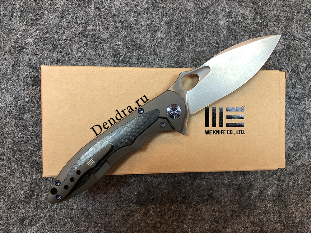 Нож  Zephyr, цвет коричневый с серым, сталь M390, длина клинка 88,4 мм, рукоять титан/карбон, frame-