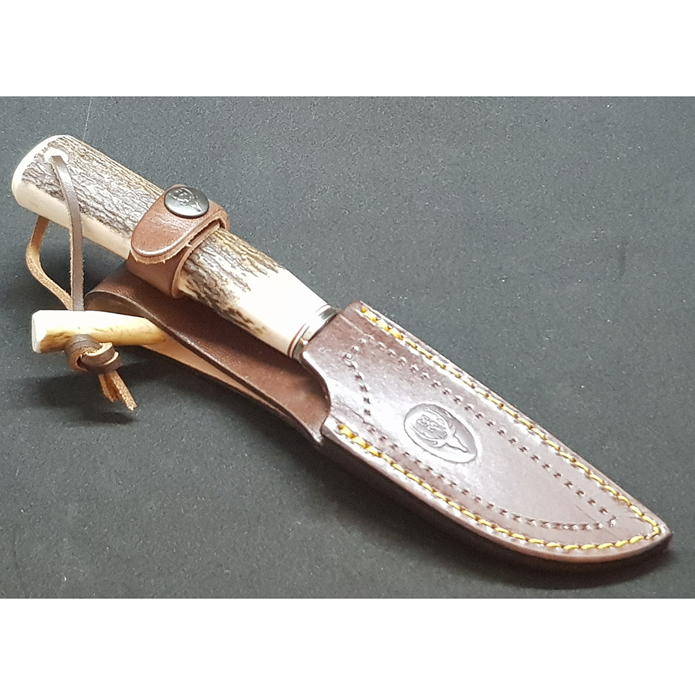 Нож "BEAGLE" с фикс клинком длиной 11см, рукоять рог оленя, ножны кожа