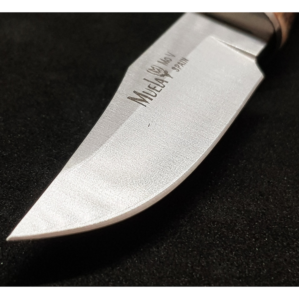 Нож "BOWIE" с фикс клинком длиной 6 см, рукоять рог оленя, ножны кожа