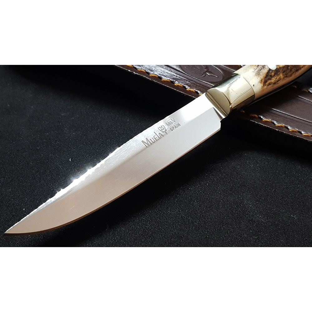 Нож "MA" с фикс клинком длиной 10 см, рукоять рог оленя, ножны кожа