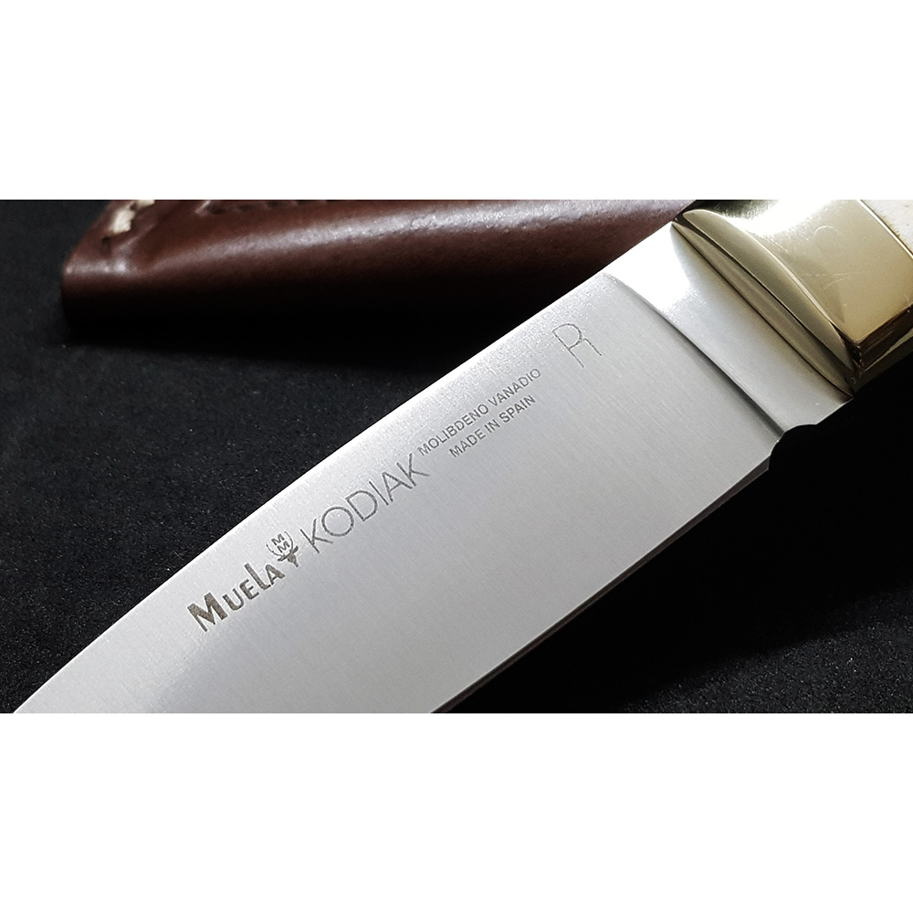 Нож "KODIAK" с фикс клинком длиной 10 см, рукоять рог оленя, ножны кожа