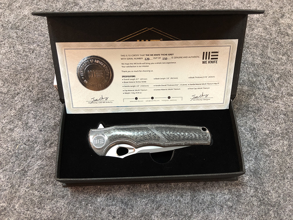 Нож складной  TYCHE 811B, цвет серый, сталь Bohler-M390, длина клинка 96,5 мм, рукоять титан/карбон,