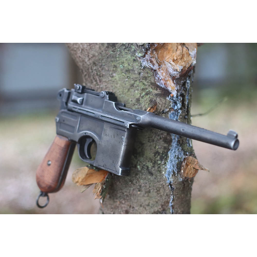 Маузер К96 самозарядный пистолет, колибр 7,63, разработан в 1896 г с деревянными накладками, состаре